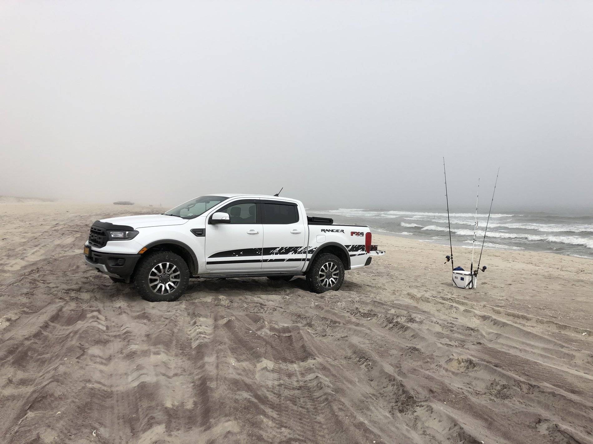 Ford Ranger Ranger on sand 7FD64B59-BD7C-4441-8E70-36B0C0E8DF8E