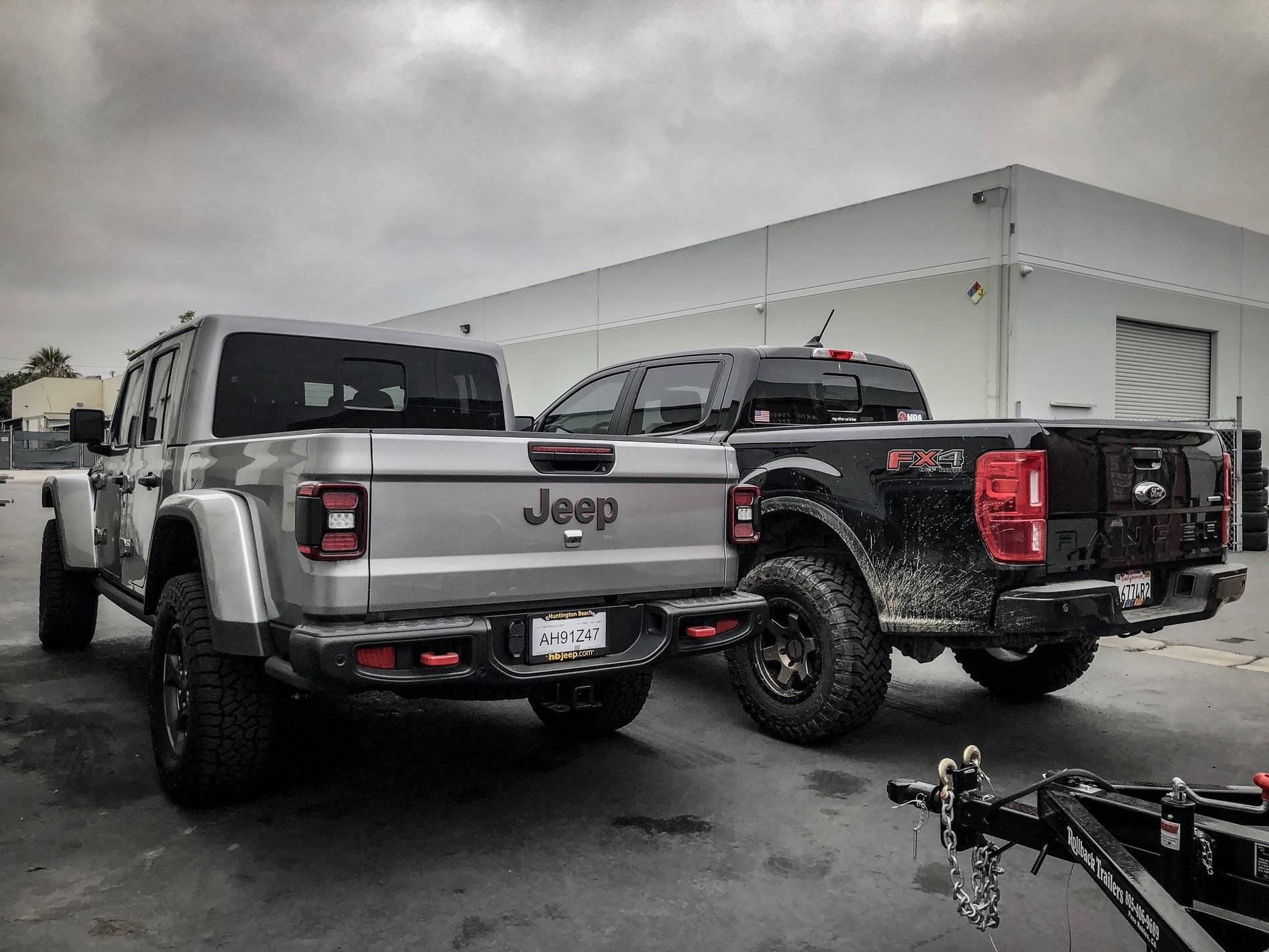 Ford Ranger Side by side with a Jeep Gladiator FE74B735-8223-4200-A406-DCEC874E1CB8