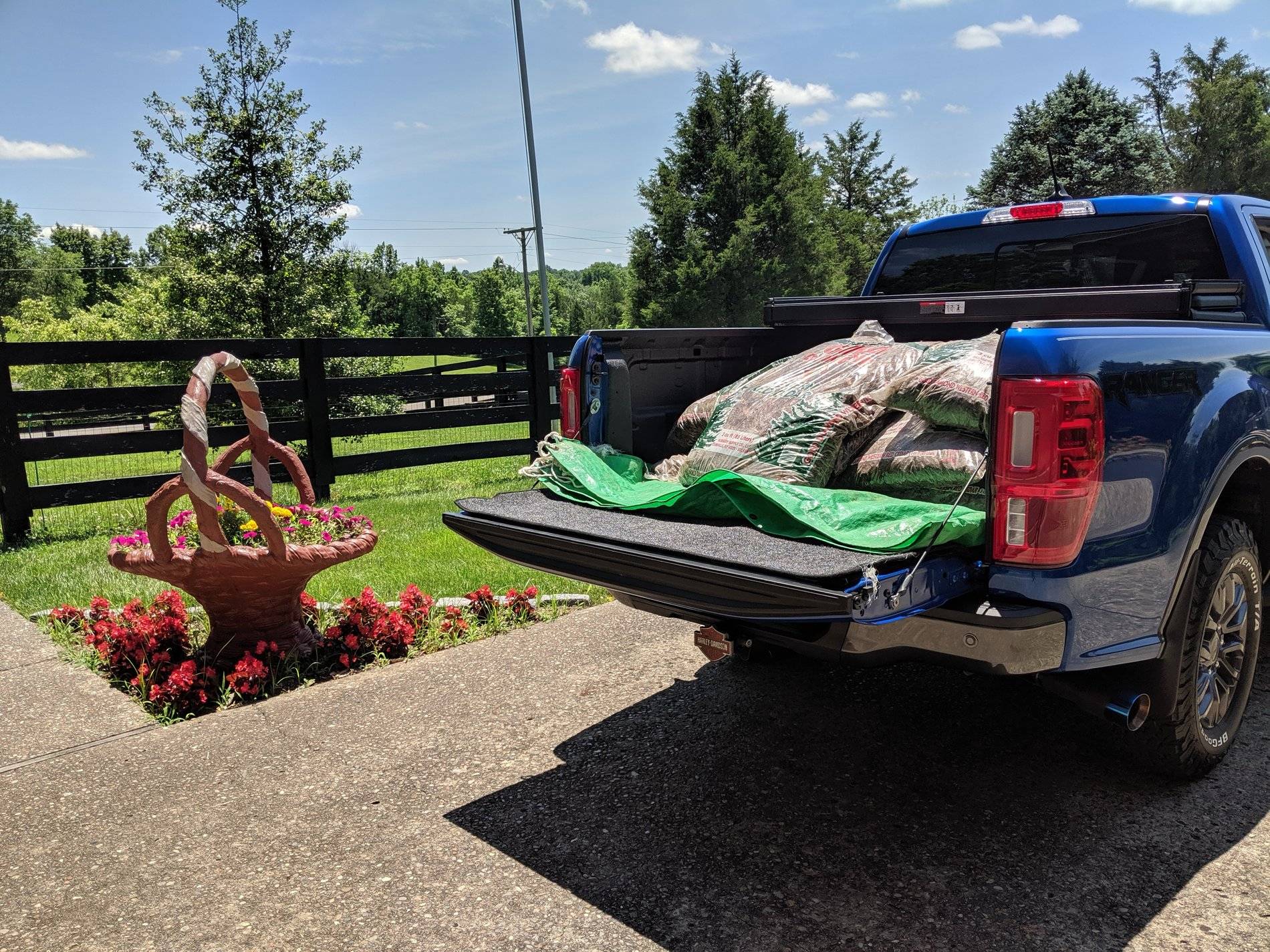 Ford Ranger 2019 Ranger's Hauling Things Thread ranger mulch (1)