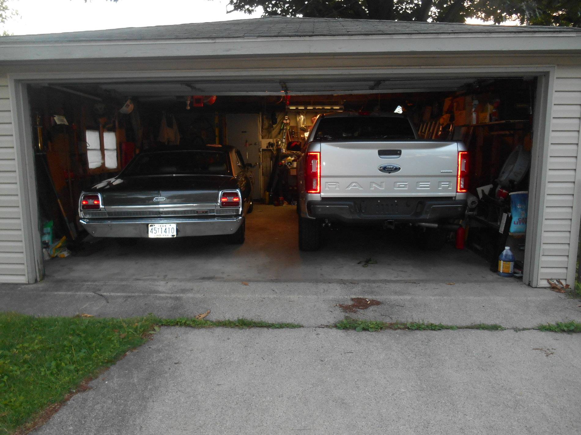 Ford Ranger Look at my Ranger parked next to stuff DSCN1245.JPG