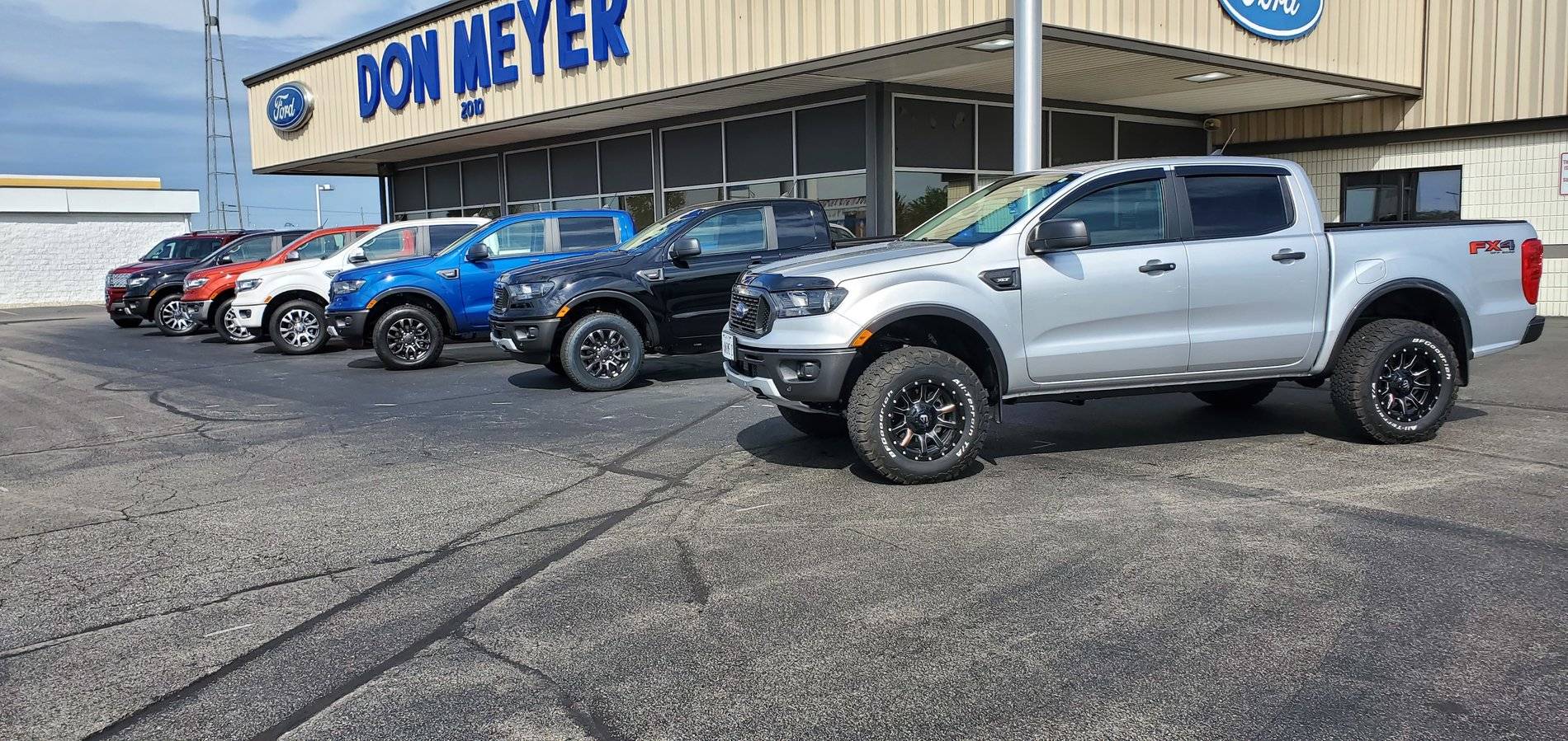 Ford Ranger Look at my Ranger parked next to stuff 20190915_154628