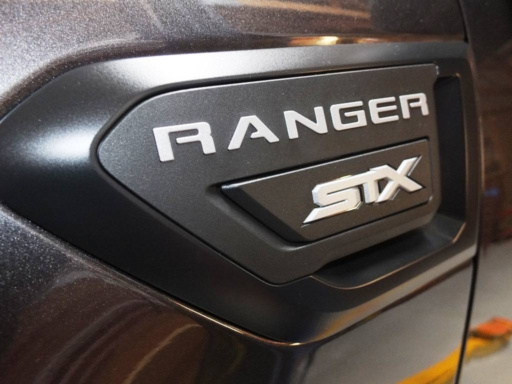 Ford Ranger STX club 003.JPG