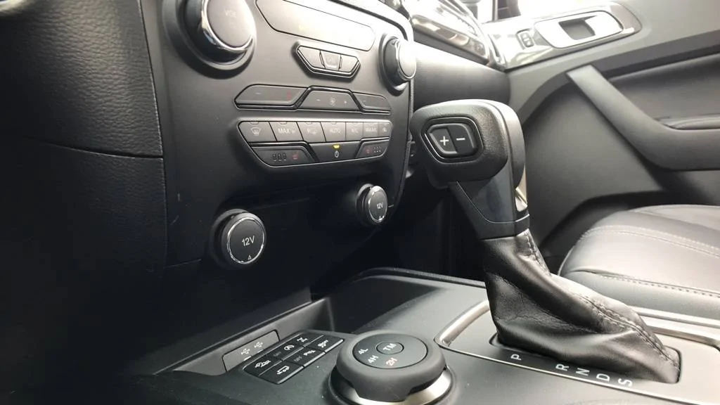 Ford Ranger Lariat Interior Photos with Ebony Black Leather 1381df354bd9f525b8e957dad303cf26