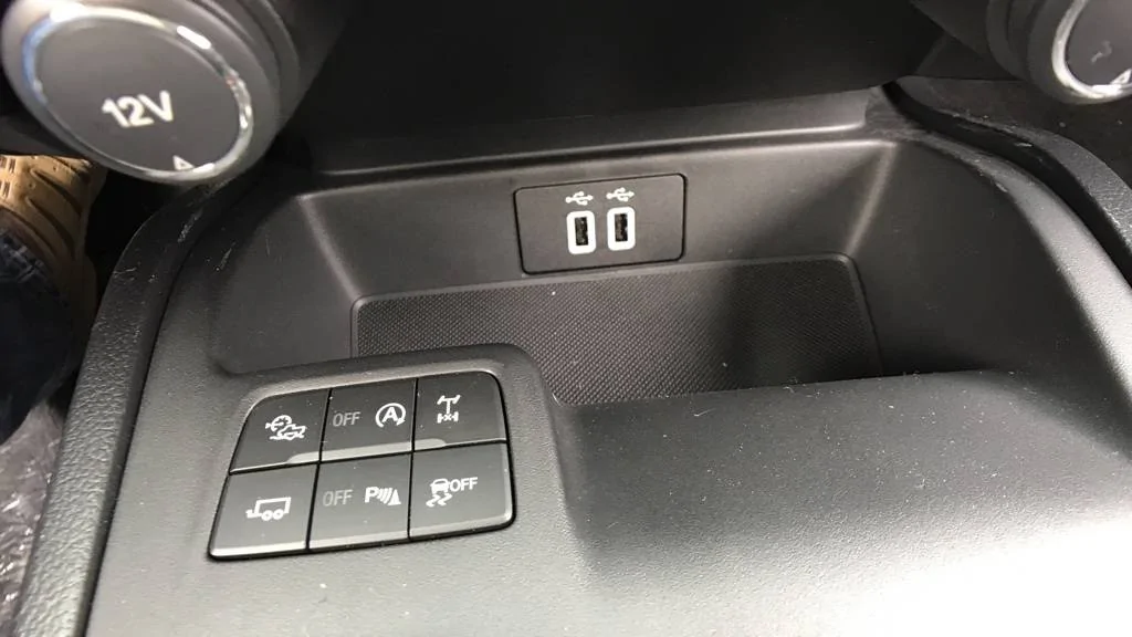 Ford Ranger Lariat Interior Photos with Ebony Black Leather 38d81a3bd9210d0ebbf656c8f4942019