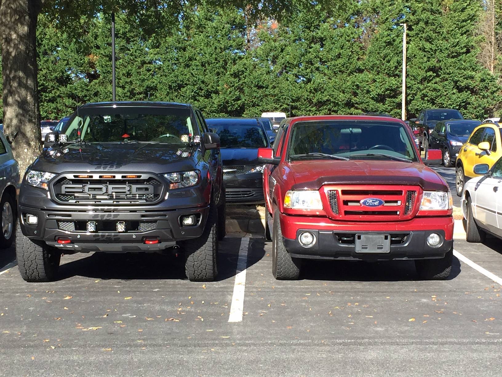 Ford Ranger Look at my Ranger parked next to stuff tedWq7c
