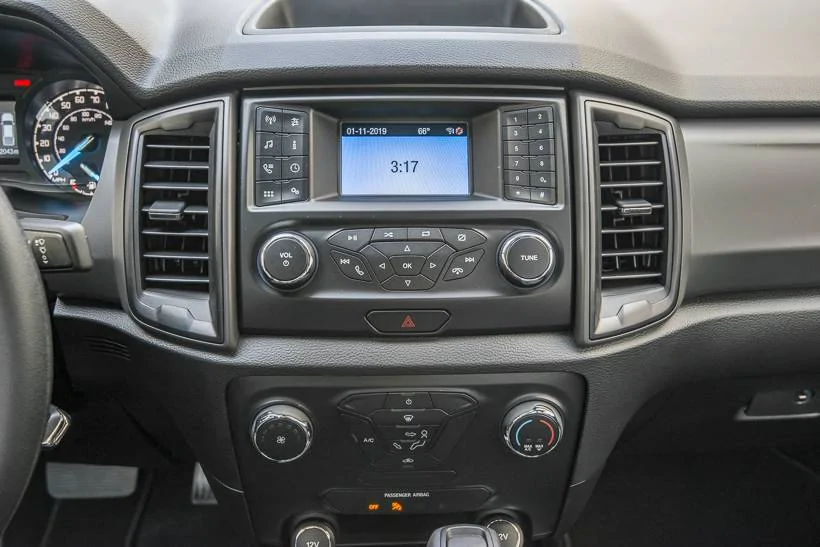 Ford Ranger STX Interior with Ebony Seats ford-ranger-2019-09