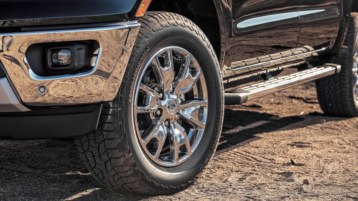 Ford Ranger SHADOW BLACK Ranger Club Thread 2019-Ford-Ranger-Lariat-4x4-Ecoboost-front-wheel