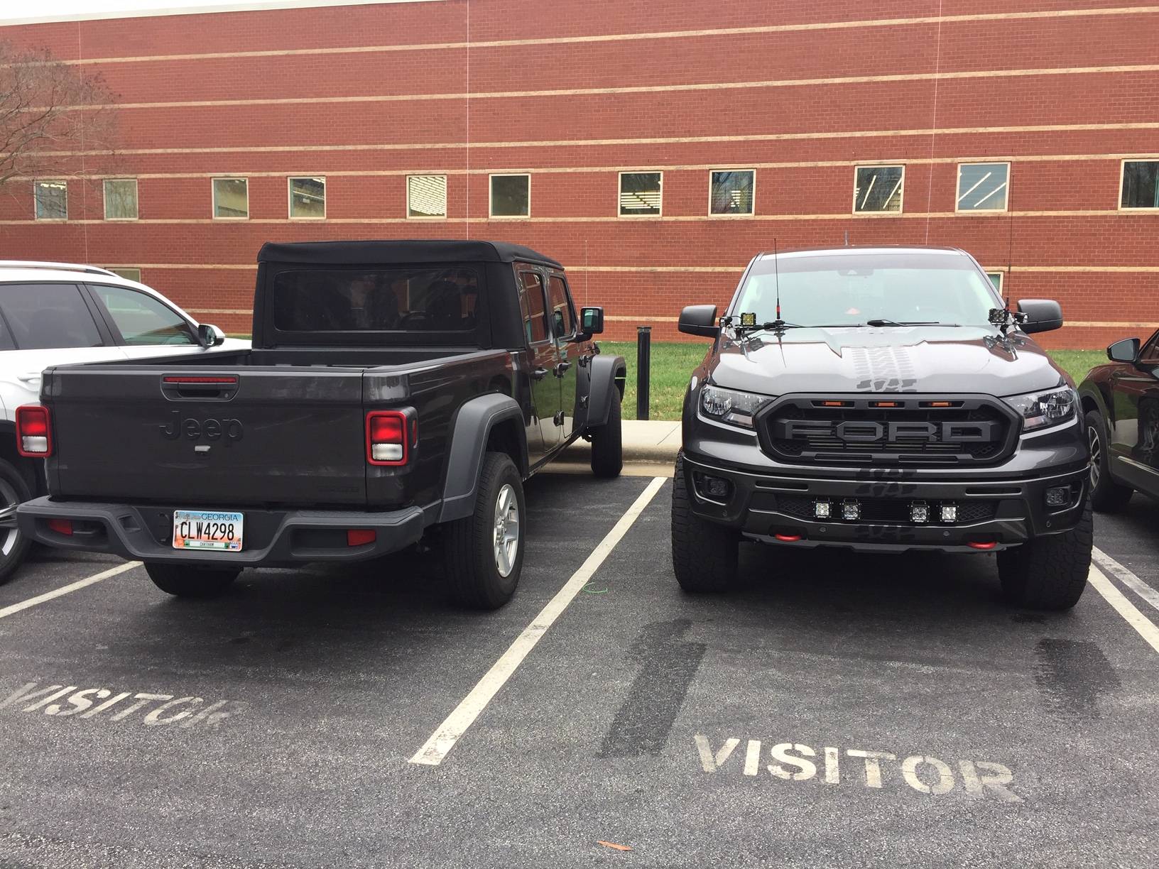 Ford Ranger Look at my Ranger parked next to stuff pZVHy2