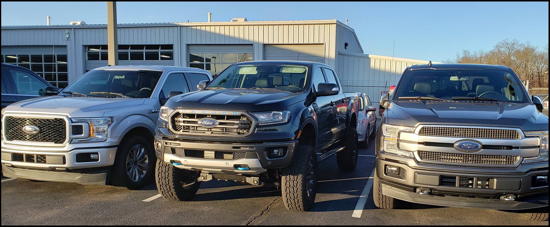 Ford Ranger Look at my Ranger parked next to stuff 20191219_160234