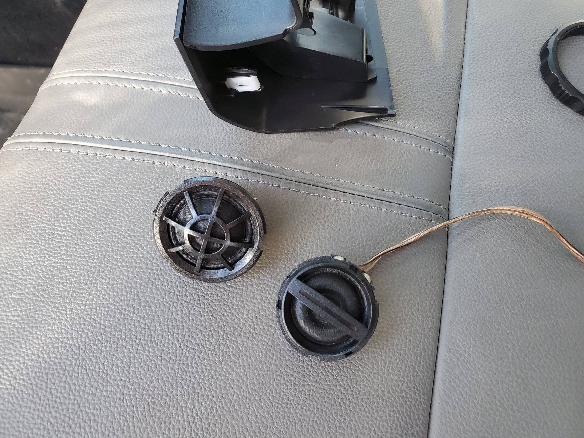 B&O left Alpine Type-R right.jpg