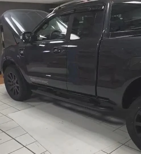 Ford Ranger Power Tubular Step Rails in USA 2019 RANGER LEFT SIDE CLOSED