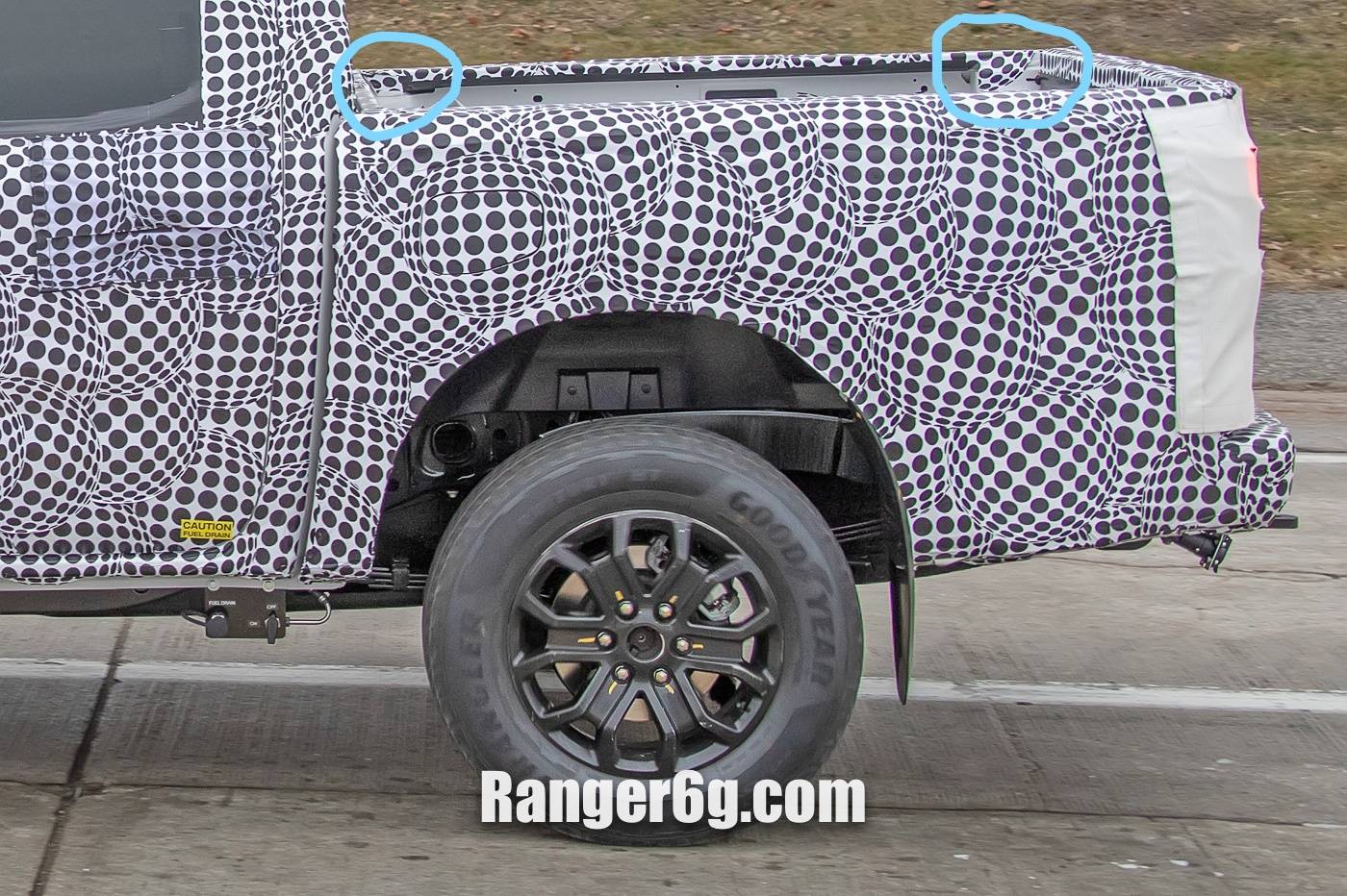 Ford Ranger First 2023 Ranger prototype spotted!! [UPDATED with more close-up photos] Inked2023-Ford-Ranger-Spied-12_LI