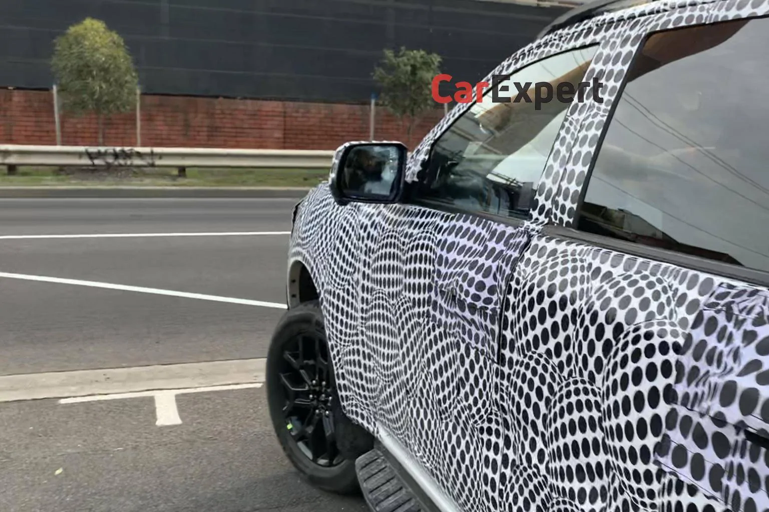 Ford Ranger Spied: 2023 Ford Ranger with 15.5" Touchscreen, Next Raptor Powered by 2.7L EcoBoost V6 ford-ranger-everest-spied-7