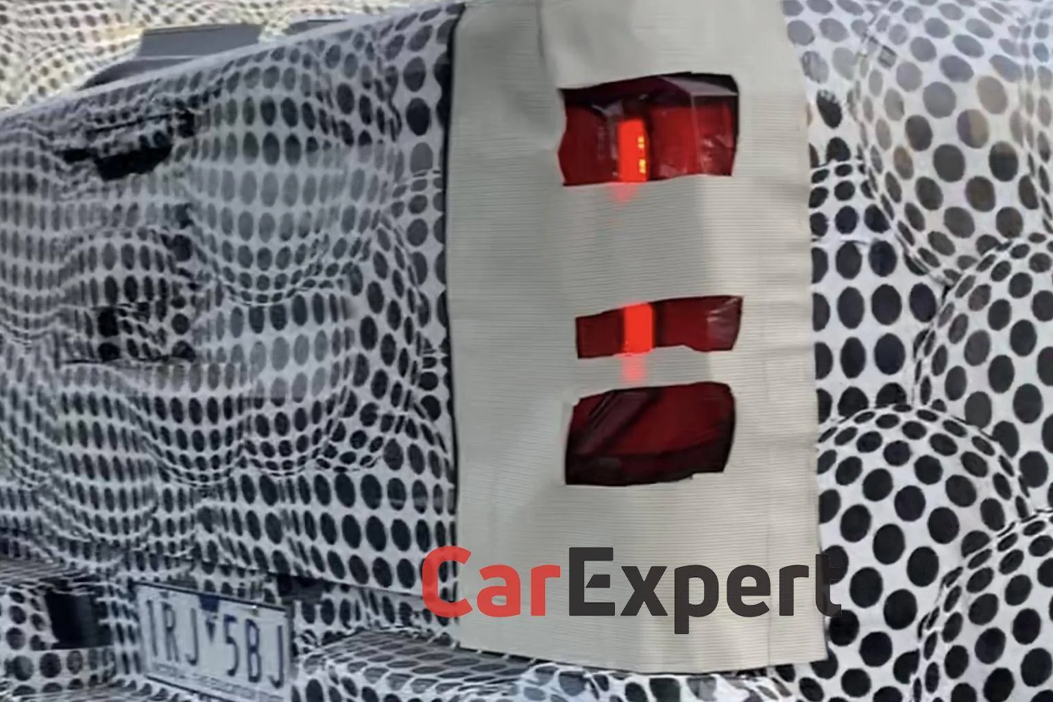 Ford Ranger Spied: 2023 Ford Ranger with 15.5" Touchscreen, Next Raptor Powered by 2.7L EcoBoost V6 ford-ranger-everest-spied-11