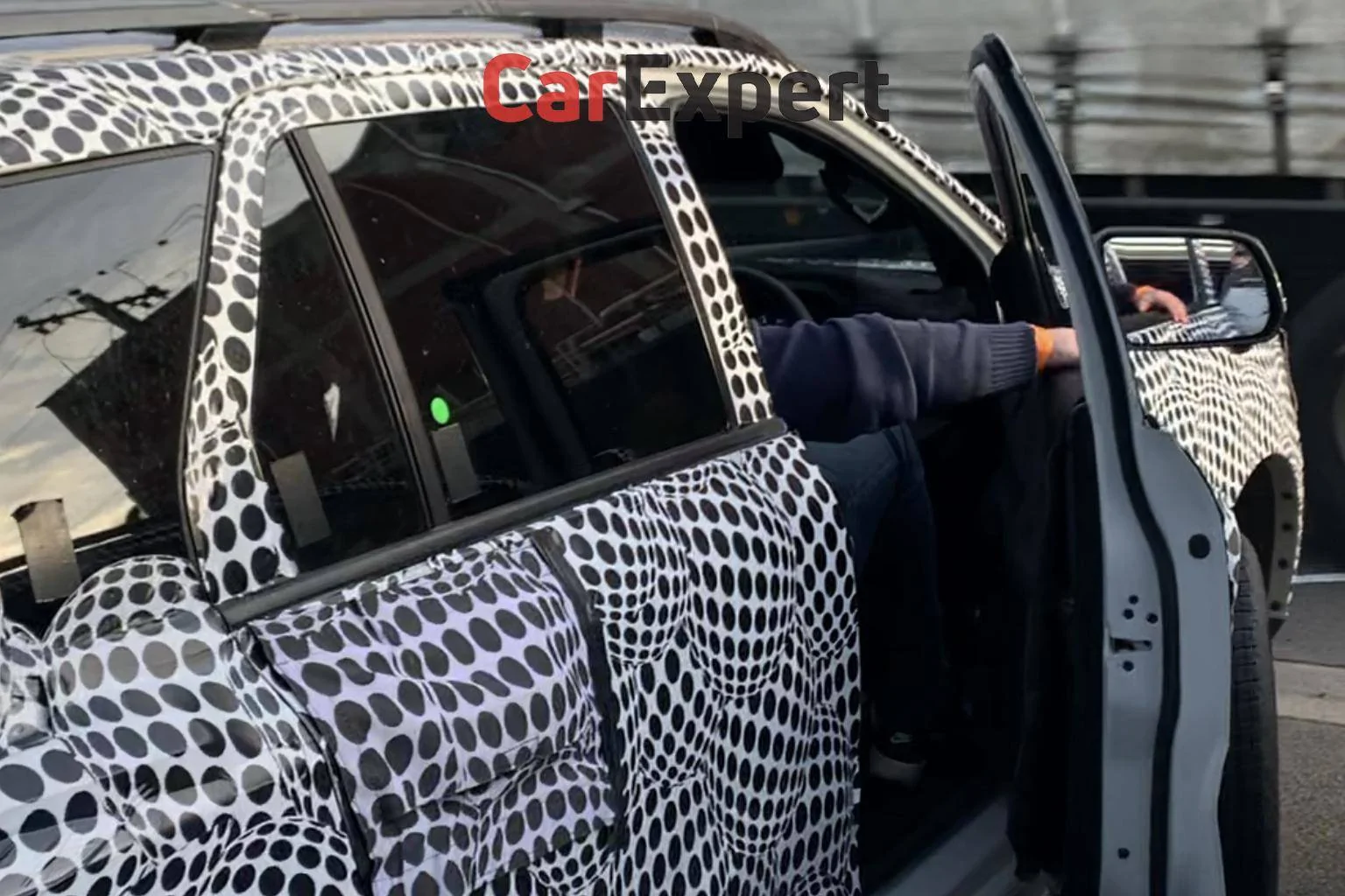 Ford Ranger Spied: 2023 Ford Ranger with 15.5" Touchscreen, Next Raptor Powered by 2.7L EcoBoost V6 ford-ranger-everest-spied-13