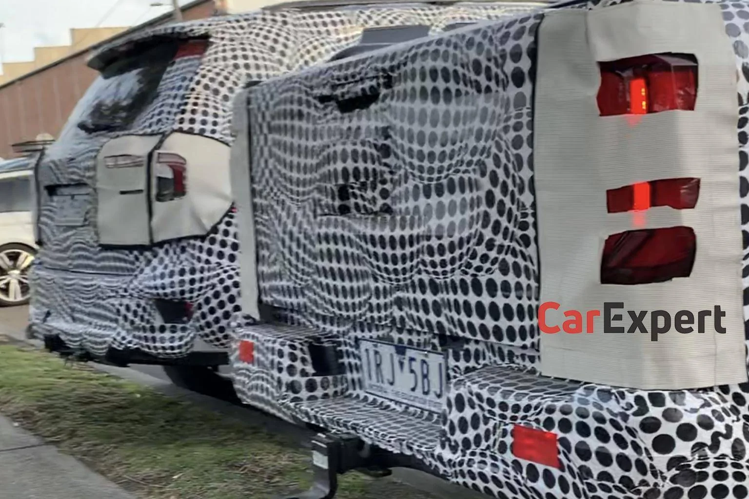 Ford Ranger Spied: 2023 Ford Ranger with 15.5" Touchscreen, Next Raptor Powered by 2.7L EcoBoost V6 ford-ranger-everest-spied-8