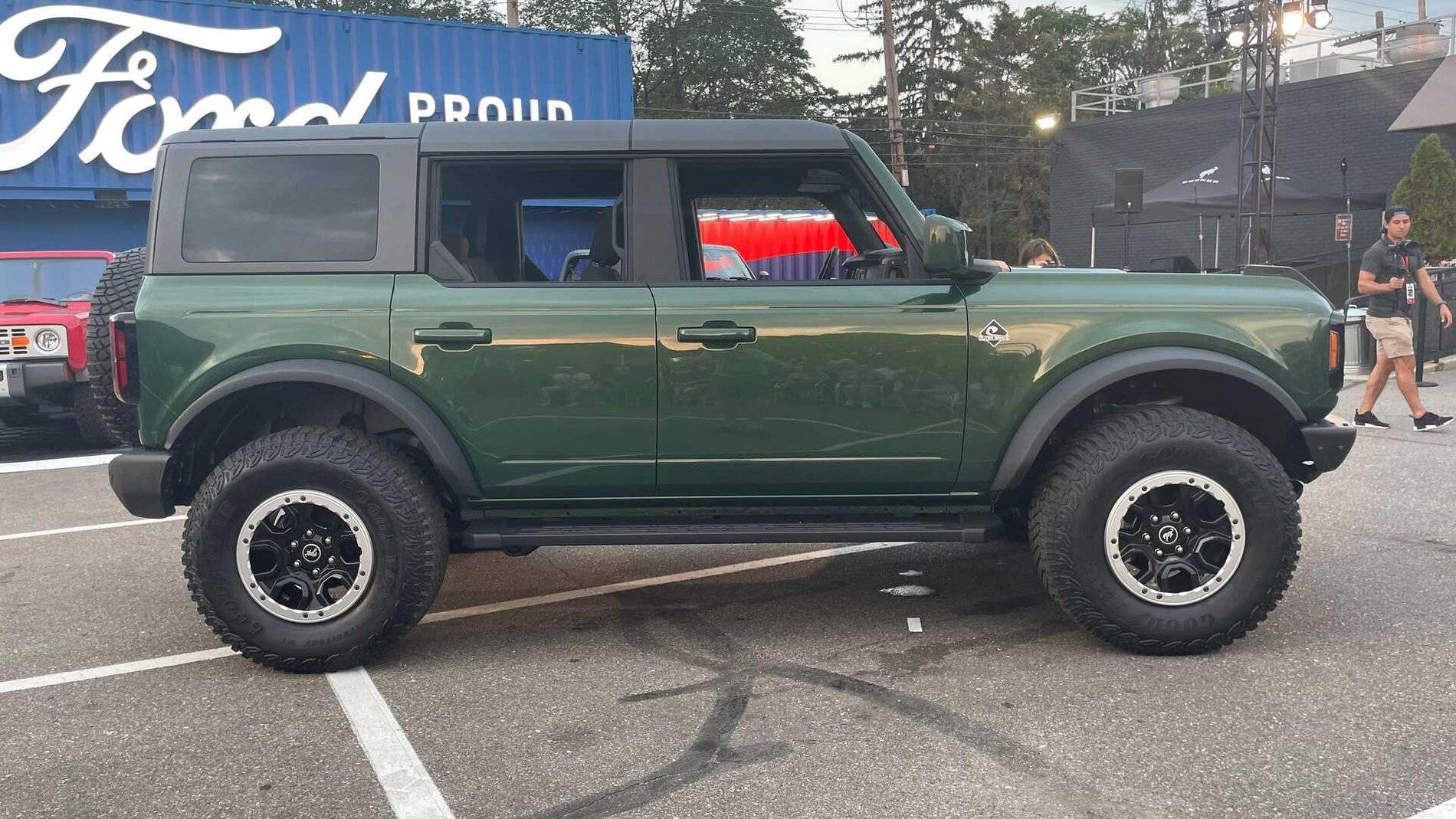 Ford Ranger What colors would you like to see on the next Ranger? 2022-ford-bronco-outer-banks-in-eruption-green
