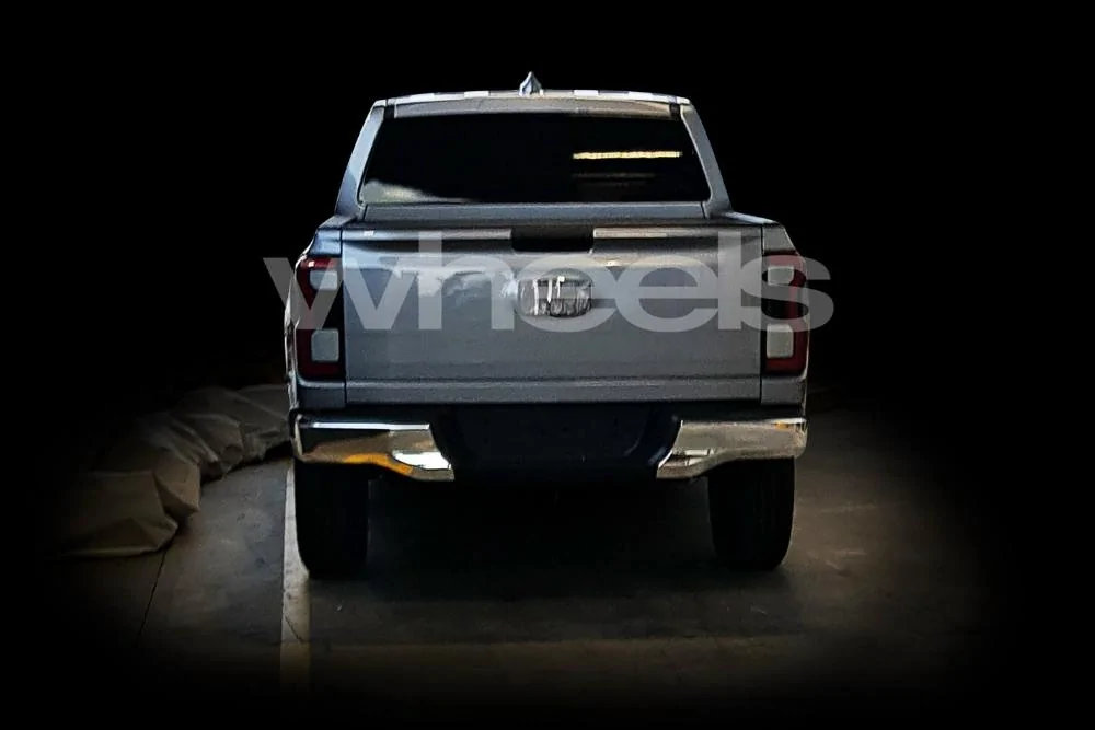 Ford Ranger ? 2023 Ranger Spied in XLT, FX4, Wildtrak Trims!!! 2021_ford_ranger_concept_rear