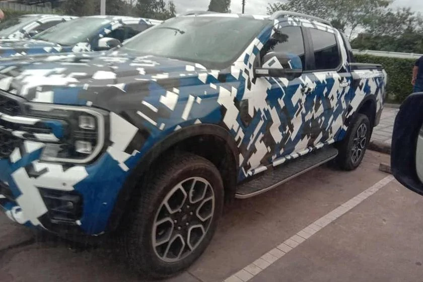Ford Ranger ? 2023 Ranger Spied in XLT, FX4, Wildtrak Trims!!! 2023-Ford-Ranger-Prototypes-in-Thailand-Exterior-003-Front-Three-Quarters