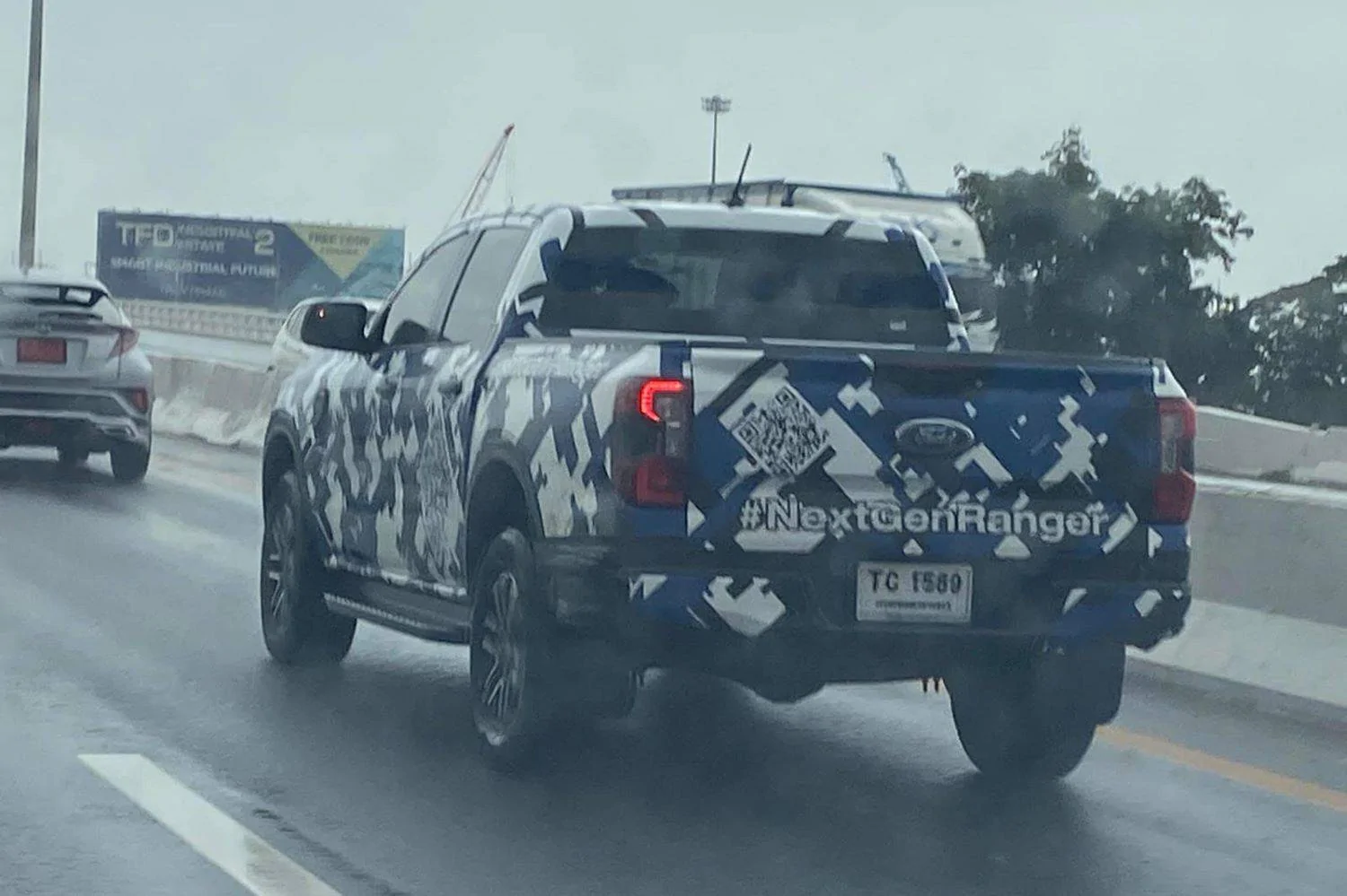 Ford Ranger ? 2023 Ranger Spied in XLT, FX4, Wildtrak Trims!!! 2023-Ford-Ranger-Prototypes-in-Thailand-Exterior-006-Rear-Three-Quarters