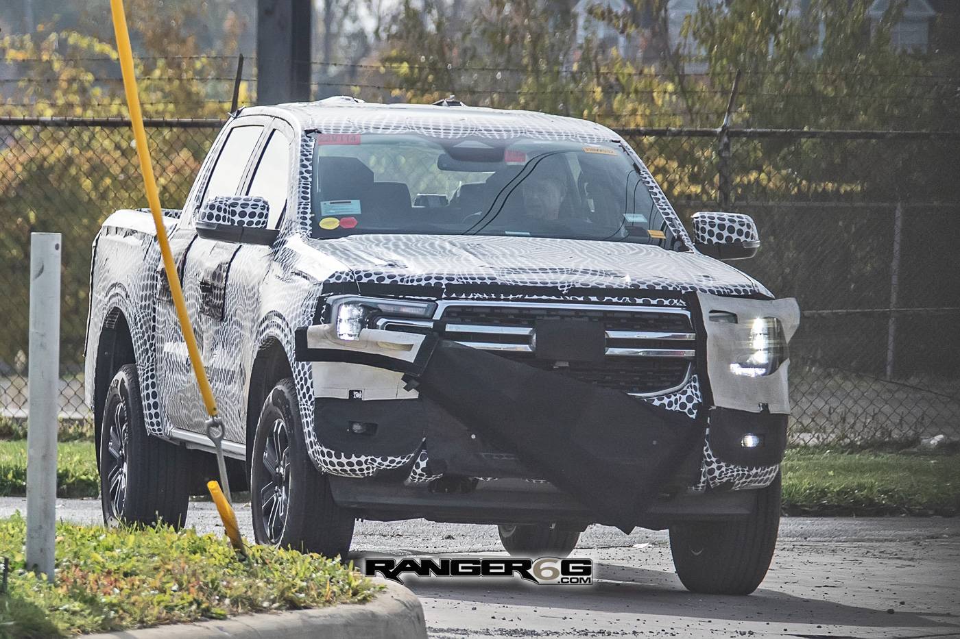 Ford Ranger Ford Ranger Prototype Spied with Undisguised New Chrome Grille new-ford-ranger-chrome-grille-spied-1