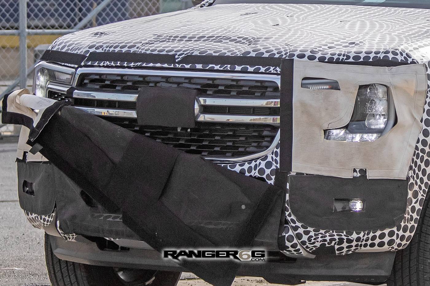 Ford Ranger Ford Ranger Prototype Spied with Undisguised New Chrome Grille new-ford-ranger-chrome-grille-spied-8