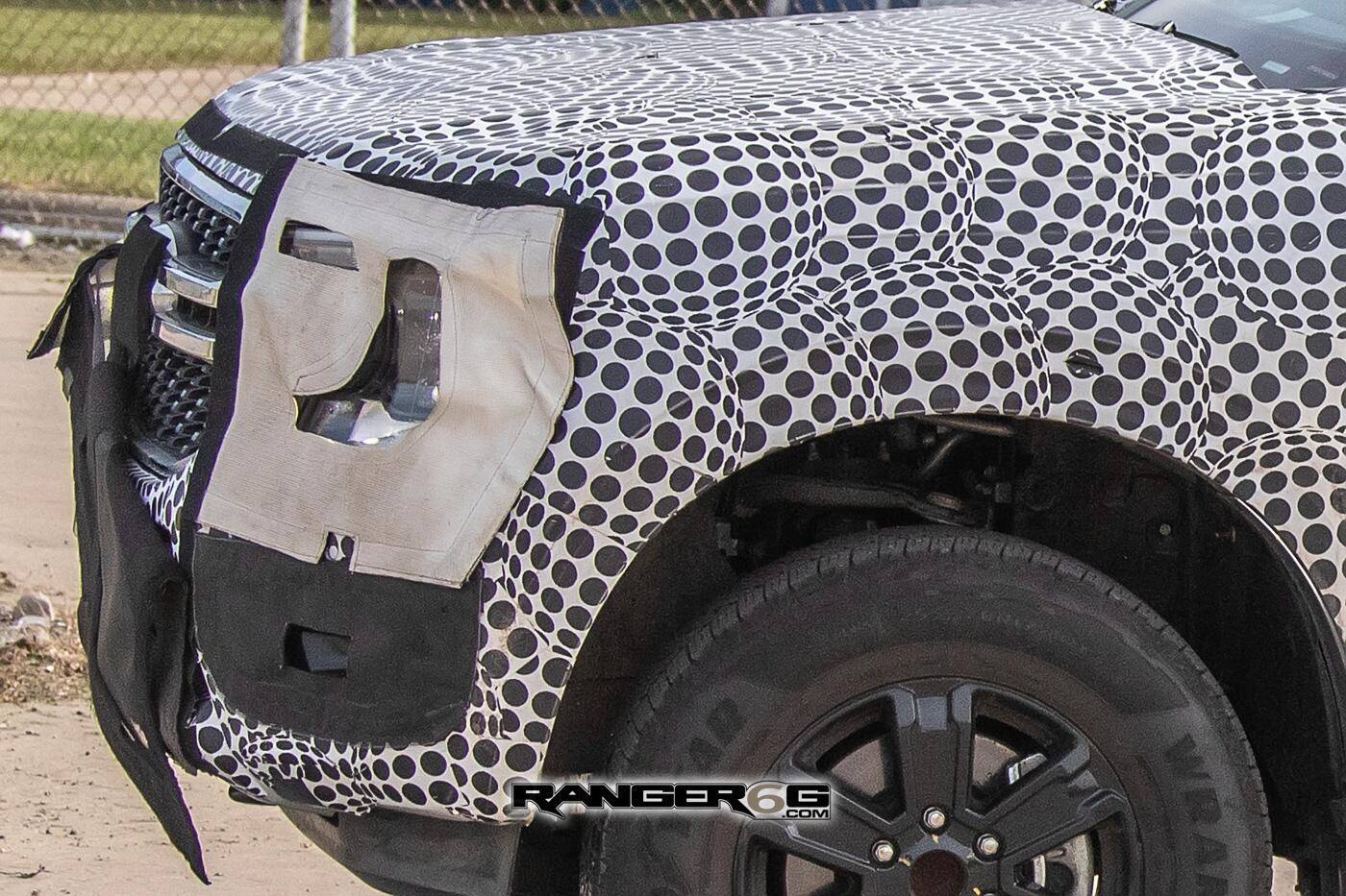 Ford Ranger Ford Ranger Prototype Spied with Undisguised New Chrome Grille 1639086616653