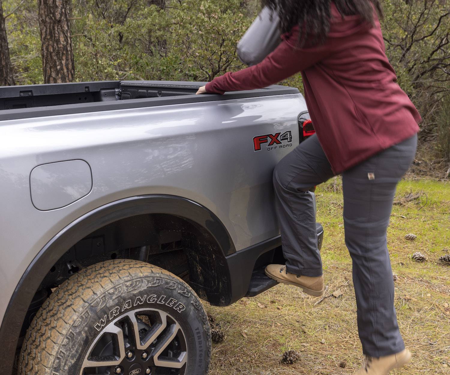 Ford Ranger All-New 2024 Ford Ranger Officially Debuts for North America! $34,160 Starting Price All-New Ford Ranger Lariat_17_Box side steps