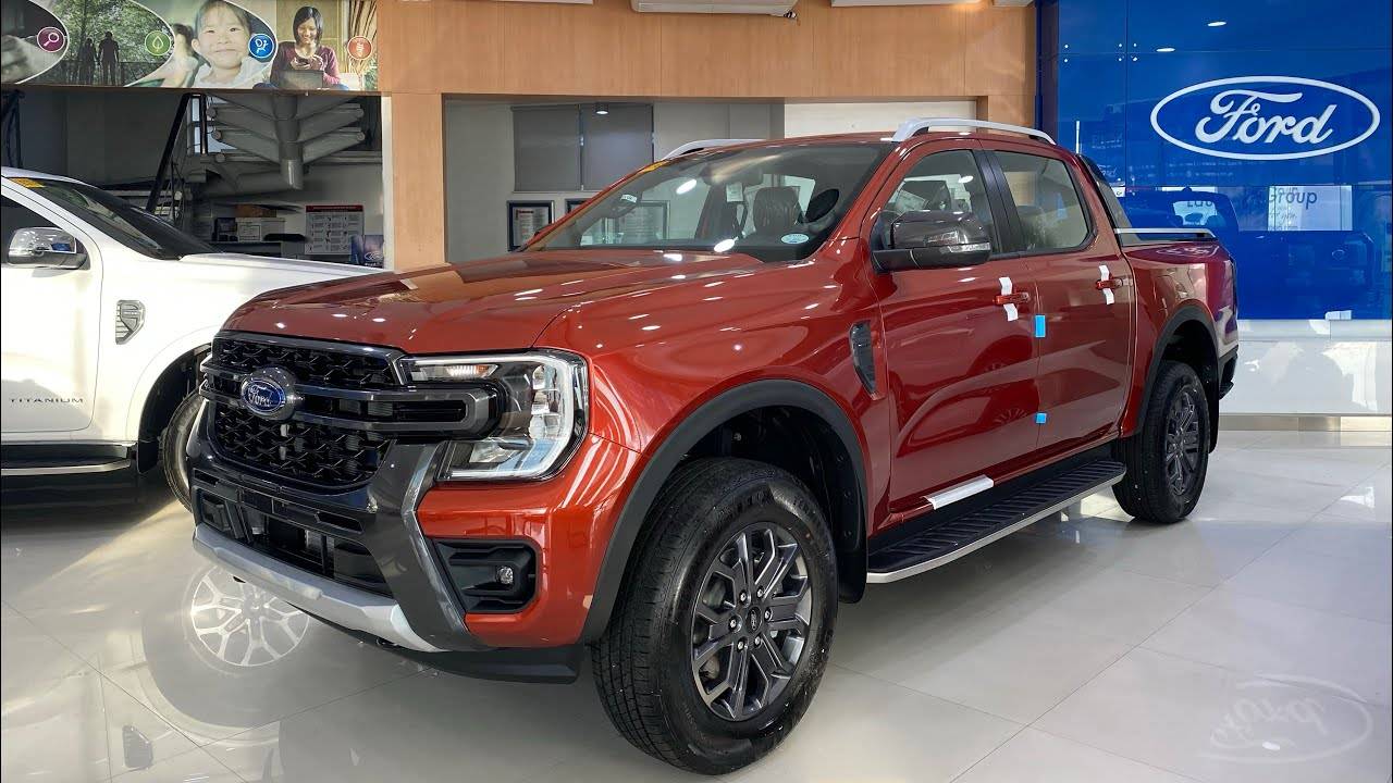 Ford Ranger Sedona orange vs hot pepper red IMG_1332