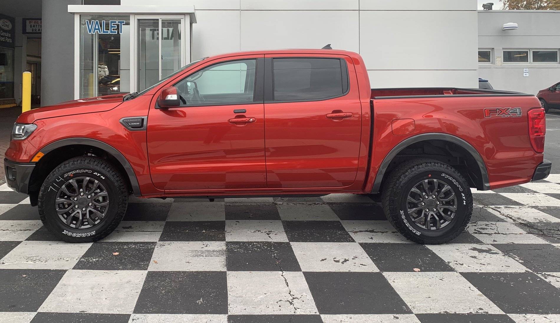 Ford Ranger Sedona orange vs hot pepper red IMG_1331