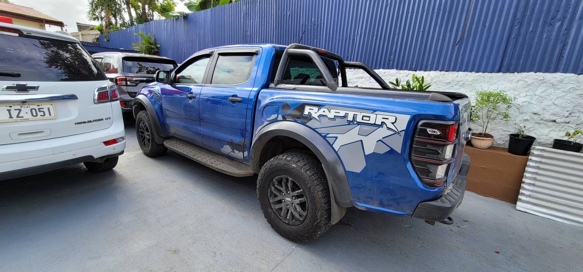 Ford Ranger Just returned from Fiji...6G Ranger already on the road (saw the new Raptor as well). 20230705_105820