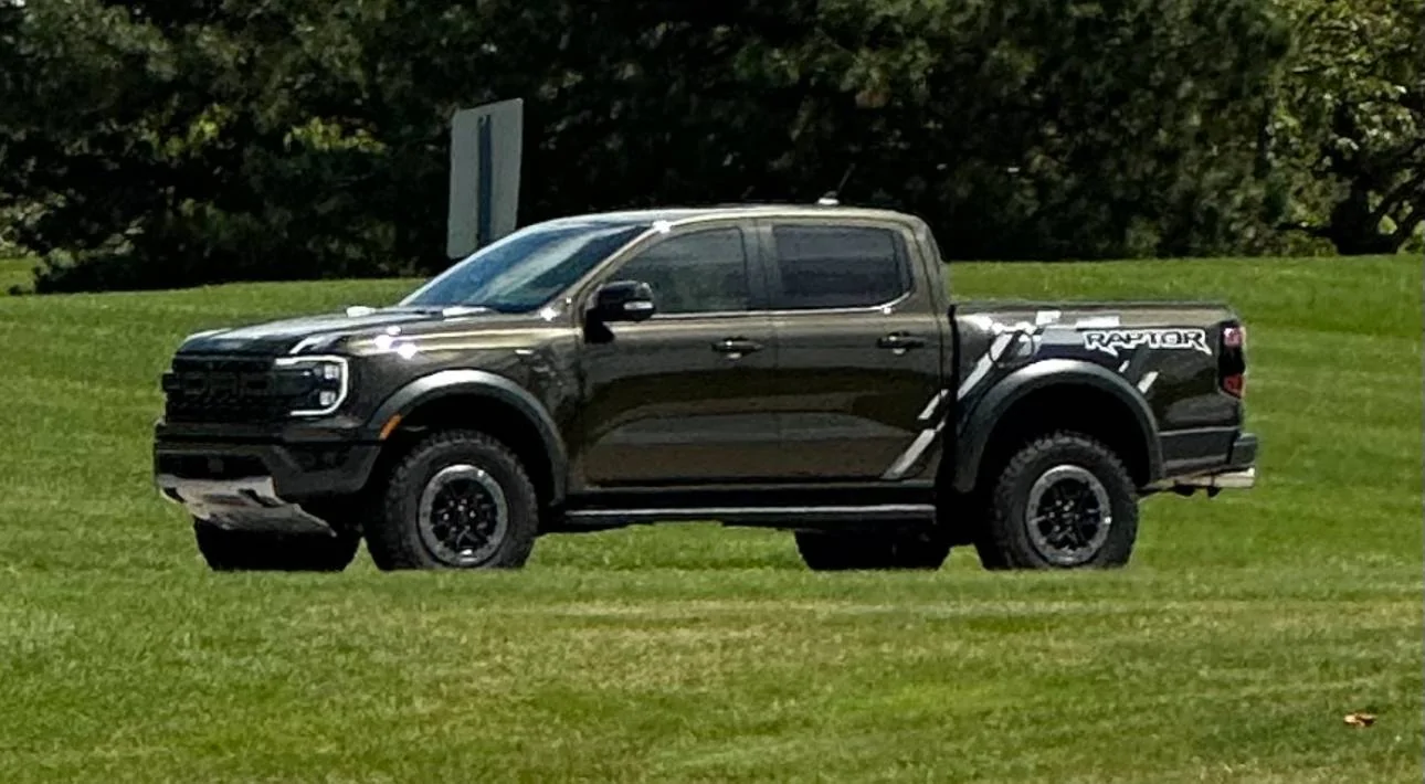 Ford Ranger Shelter Green Metallic opinions? IMG_0582