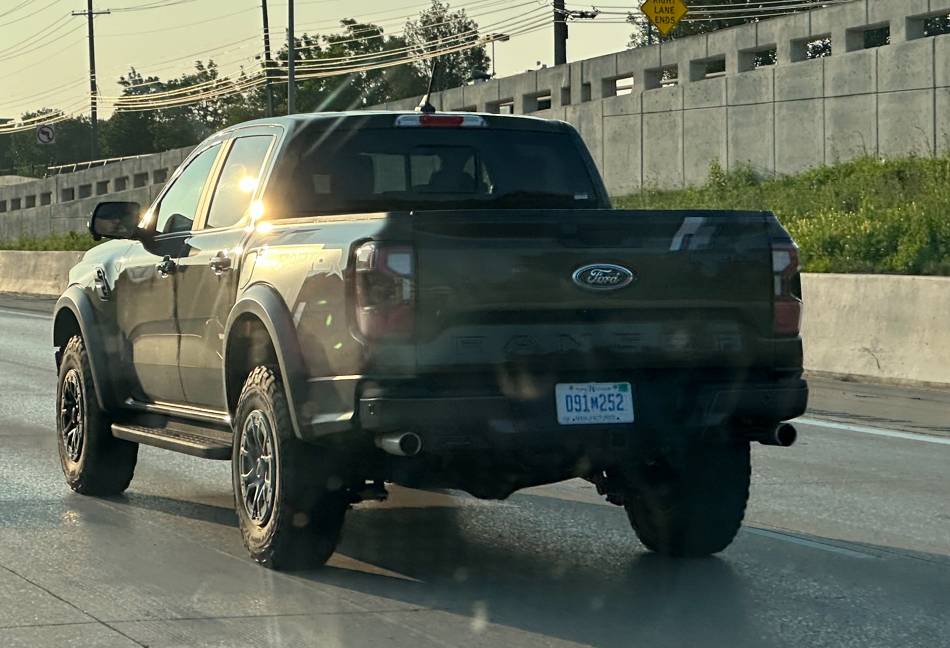 Ford Ranger Shelter Green Metallic opinions? IMG_0581