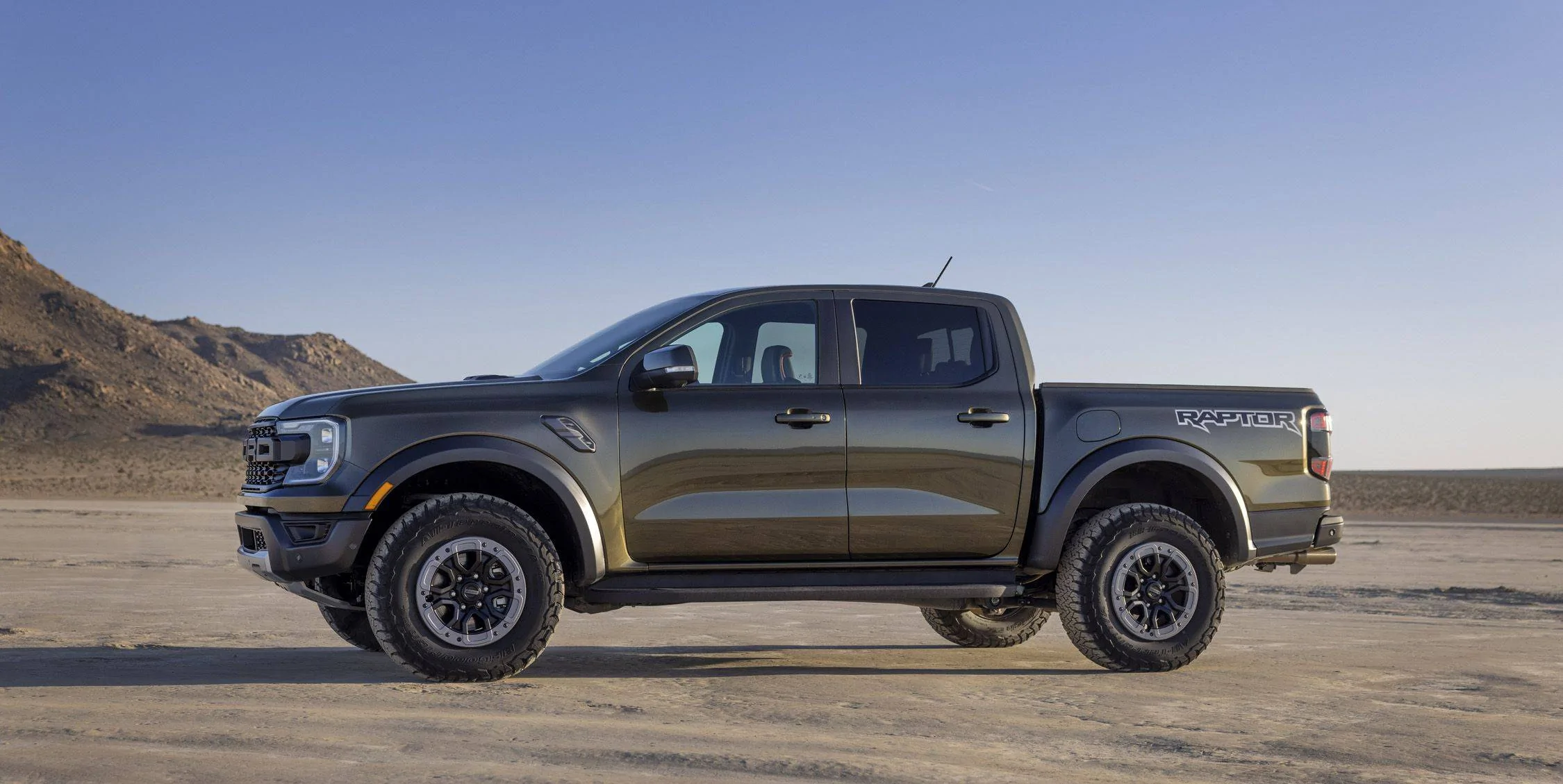Ford Ranger 2024 Ranger Raptor-Will it need a leveling Kit 2024-ford-ranger-raptor-exterior-103-645a65e34167c