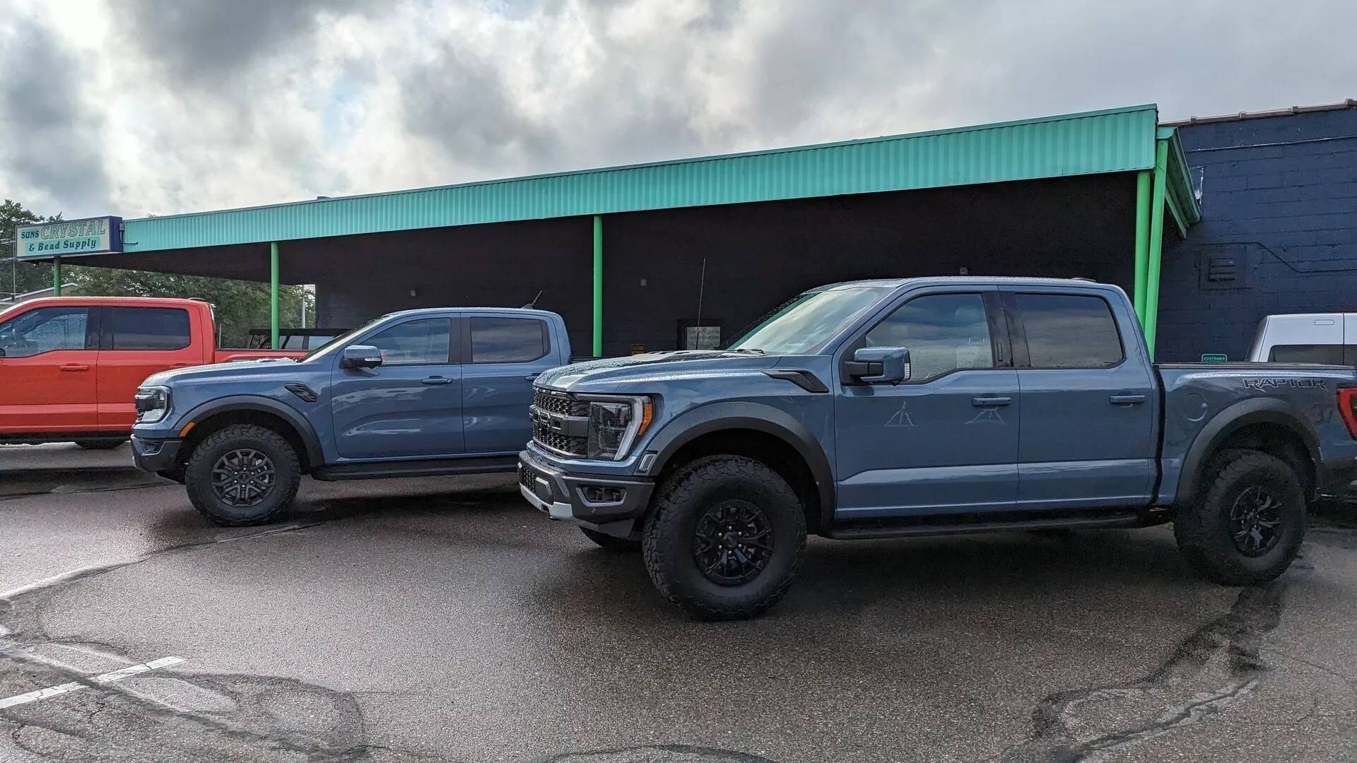 Azure Gray Metallic Ranger Raptor vs. F-150 Raptor comparison photos ...
