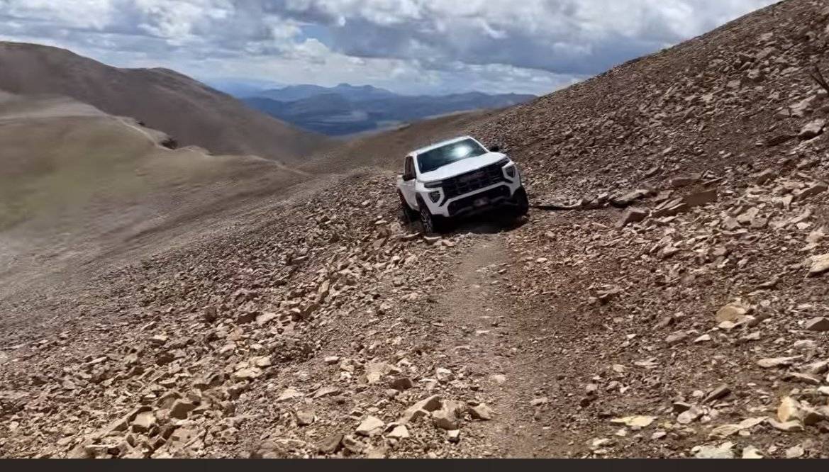 Ford Ranger New Canyon AT4 stuck in Rocky Mountains d7681320-b7cc-4e78-9dd6-37c9df5c3168-jpe