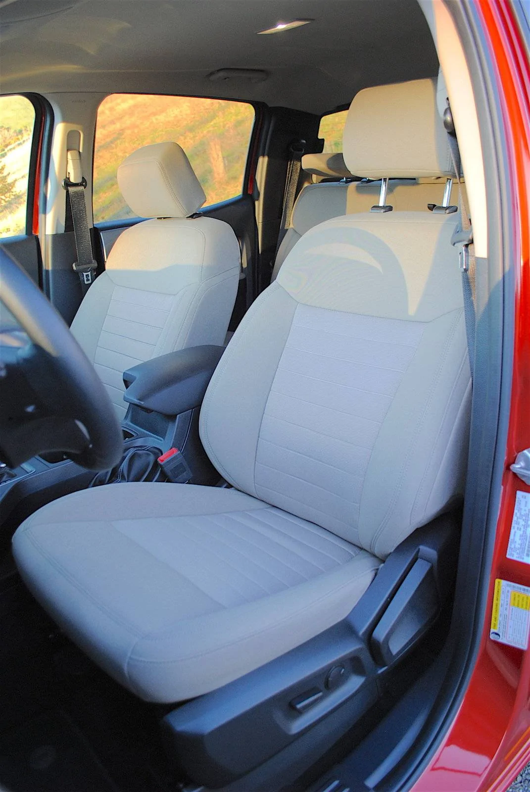 Ford Ranger Medium Stone Fabric Cloth Interior 2019-Ford-Ranger-XLT-review-photos-AutoNation-031