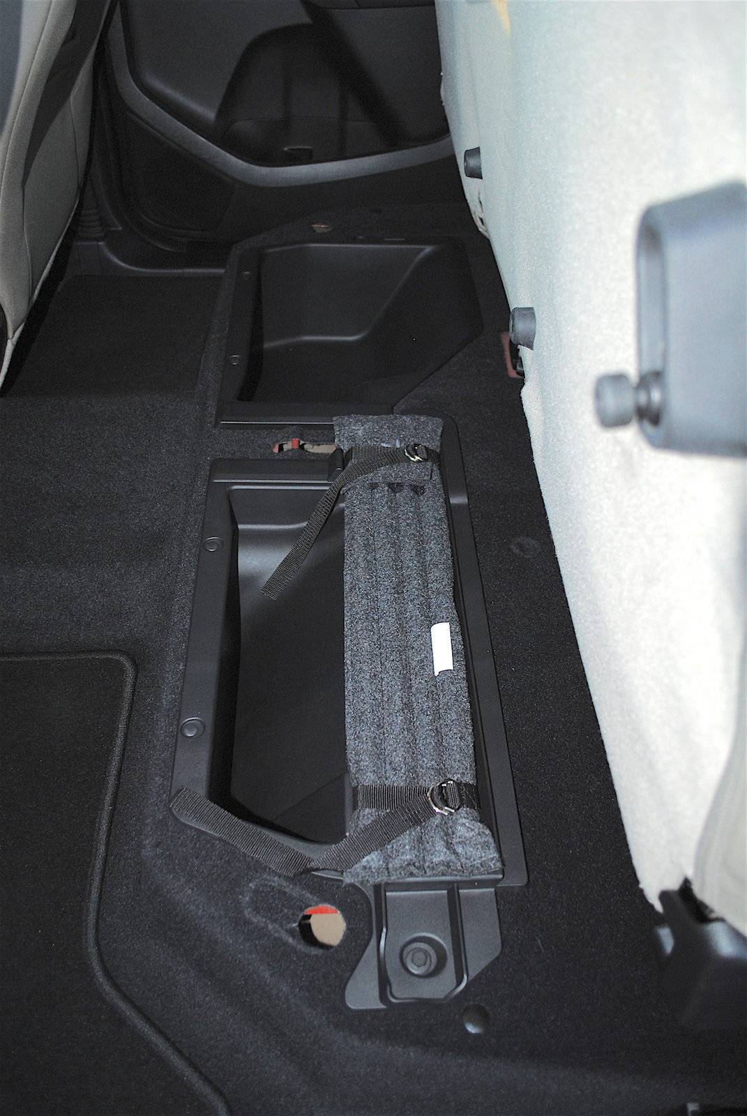 Ford Ranger Medium Stone Fabric Cloth Interior 2019-Ford-Ranger-XLT-review-photos-AutoNation-034