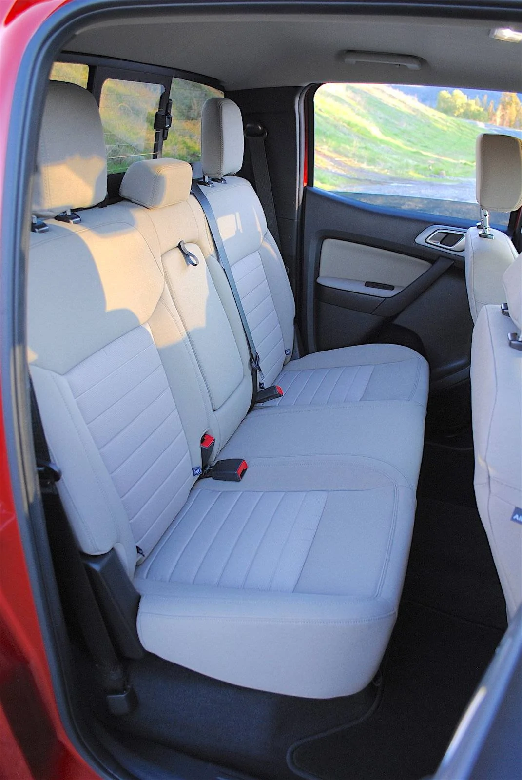 Ford Ranger Medium Stone Fabric Cloth Interior 2019-Ford-Ranger-XLT-review-photos-AutoNation-035
