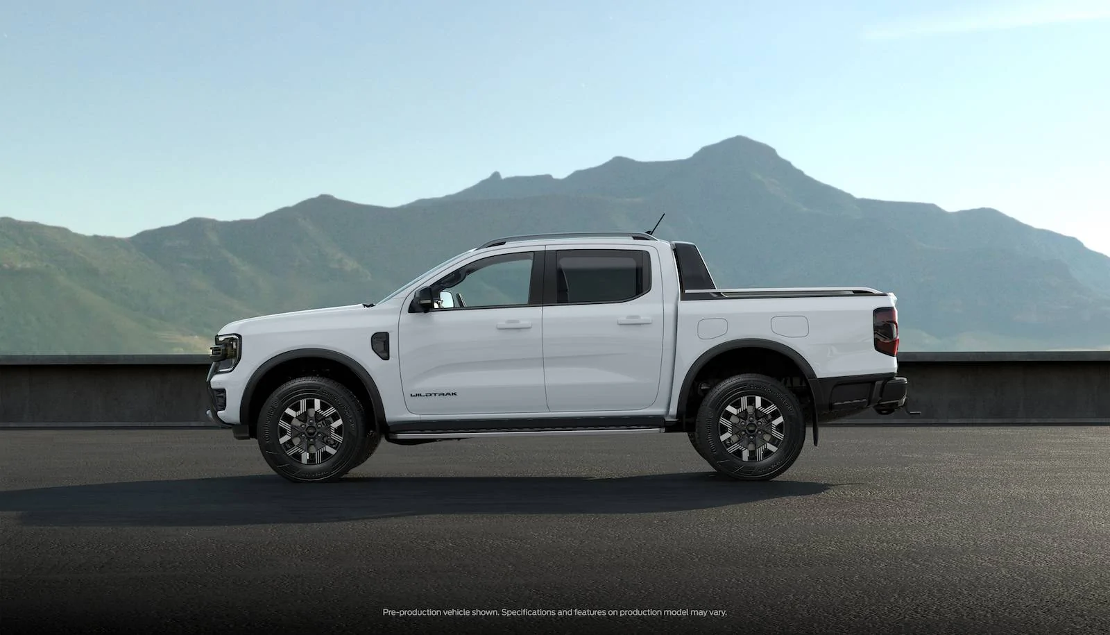 Ford Ranger 2025 Ranger PHEV Hybrid Revealed w/ Pro Power Onboard, 28 Miles Range, Arriving Early 2025 (Europe/AUS) P703_PHEV - Side View Static - RHD Standard