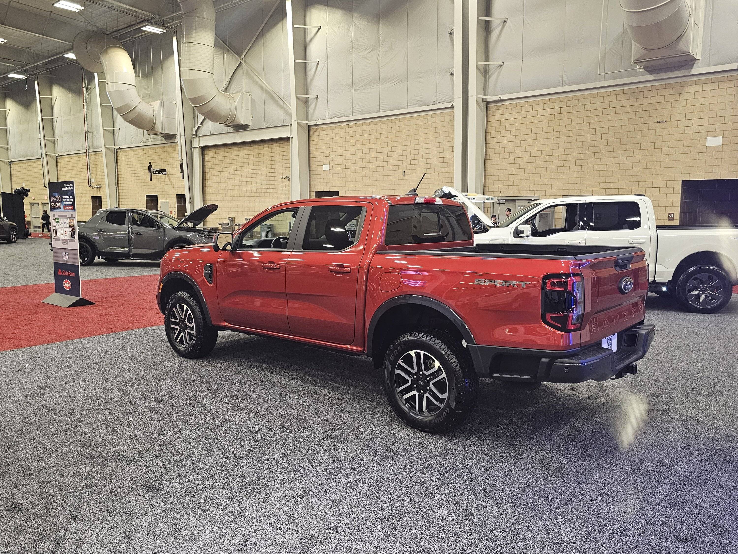 Ford Ranger Checked out 2024 Ranger Lariat @ OKC Auto Show 20240301_161006