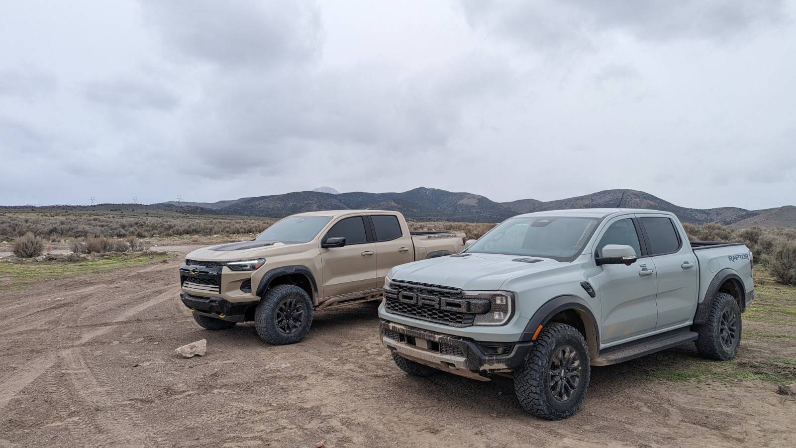 Ford Ranger Ranger Raptor vs Colorado ZR2 go off-roading image000003