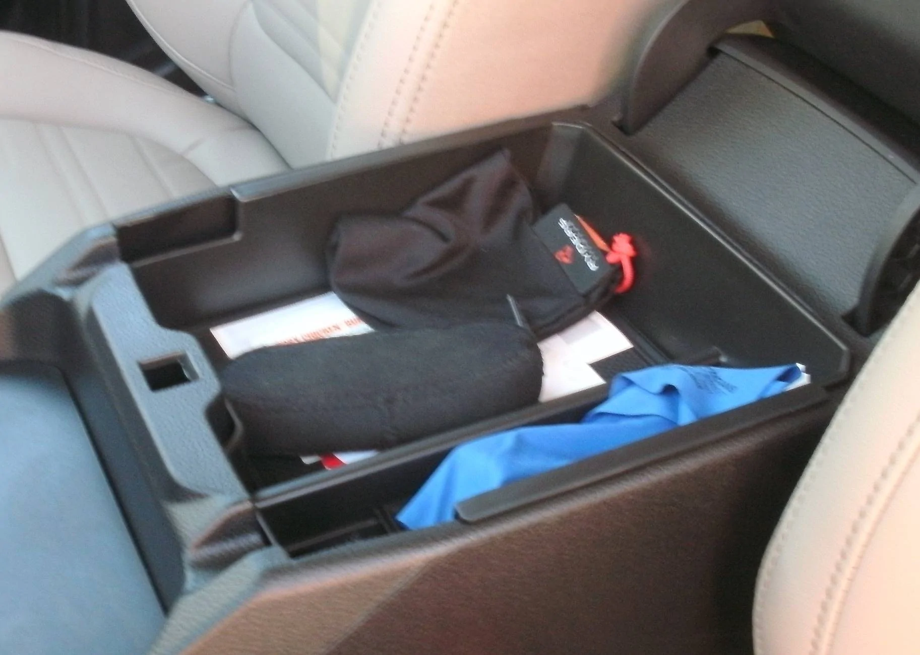 Center console tray.webp