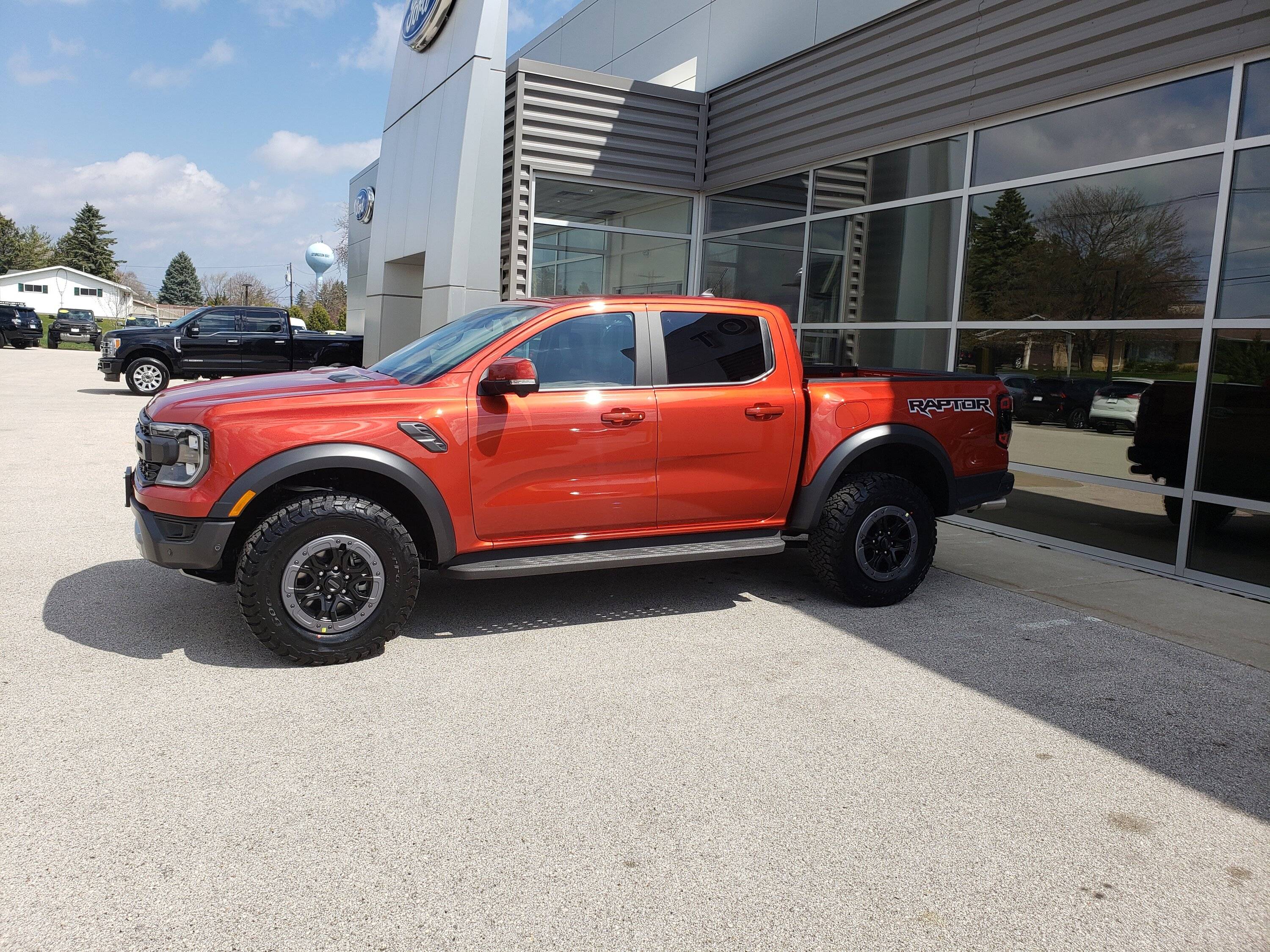 Ford Ranger New member with hot pepper red raptor 20240427_112301