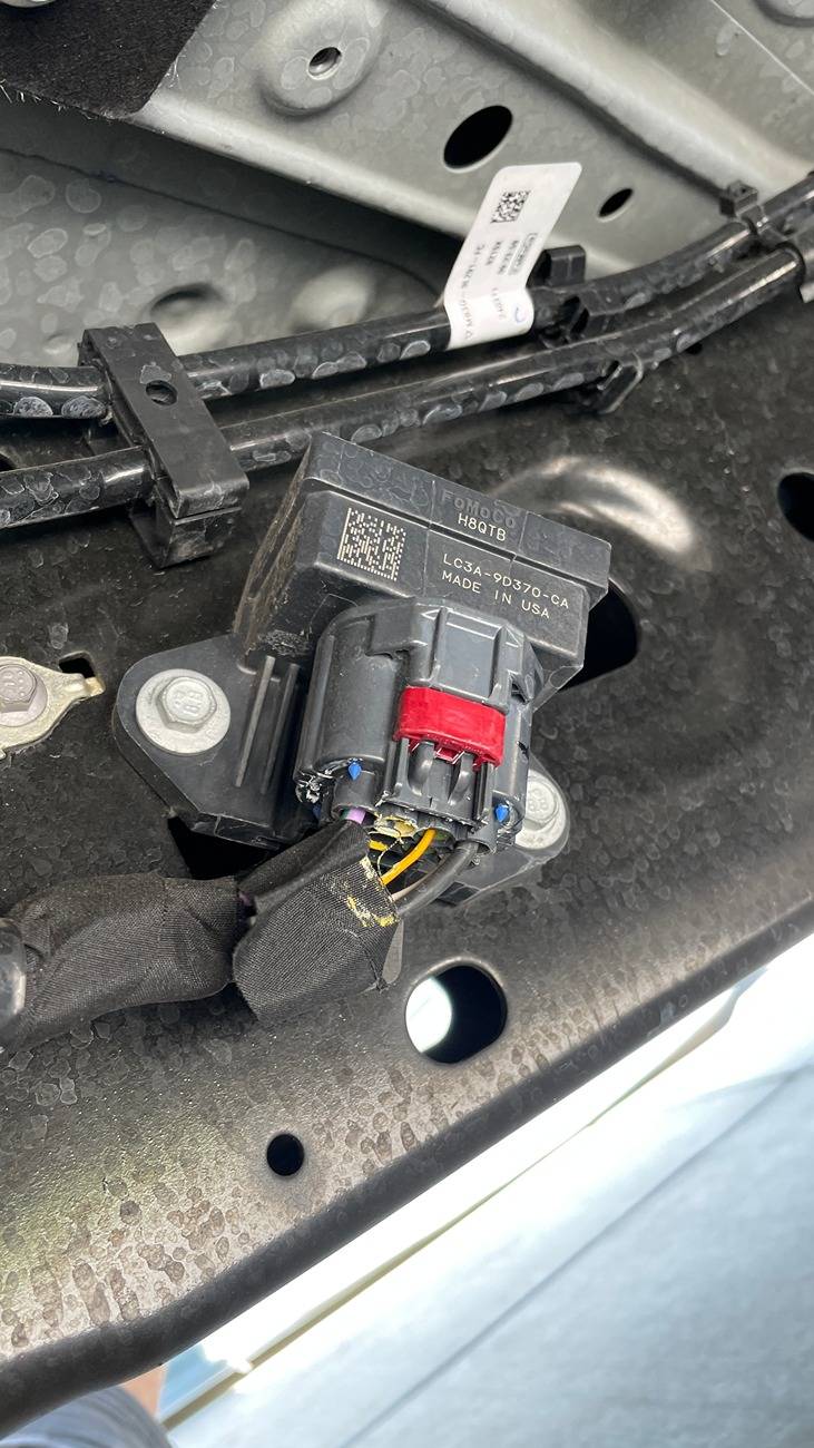 Ford Ranger Exposed Electrical underneath body Electrical 04