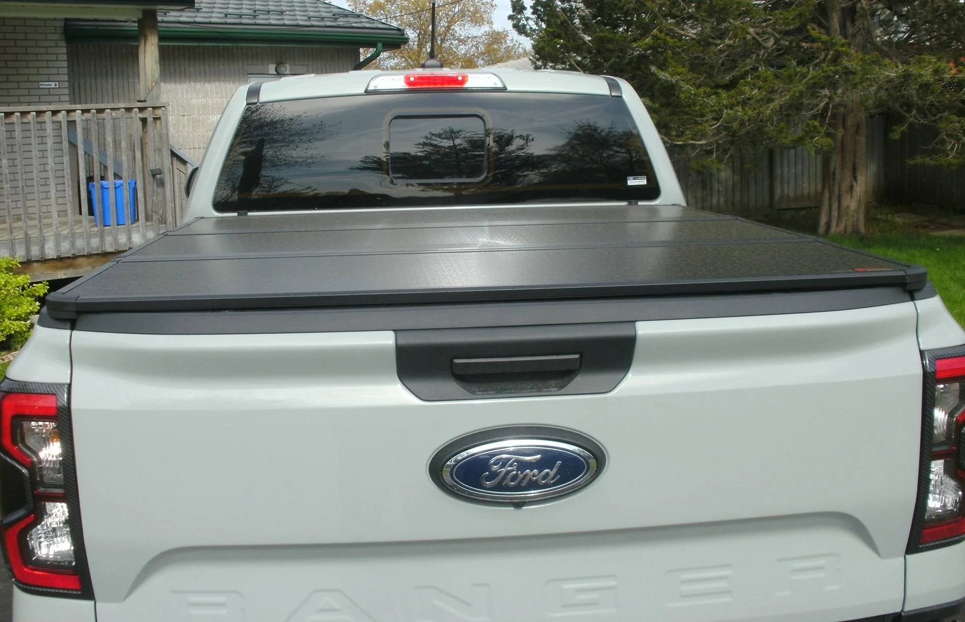 Tonneau cover tailgate.webp