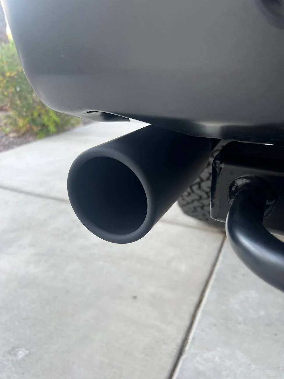 Ford Ranger Blacked out exhaust tips on Ranger Raptor w/ ceramic exhaust paint IMG_9366