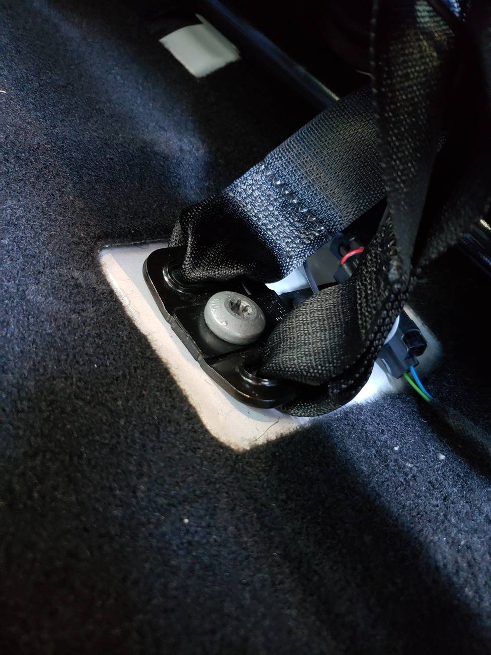 Ford Ranger Center Back Seatbelt Removal 20240519_172722
