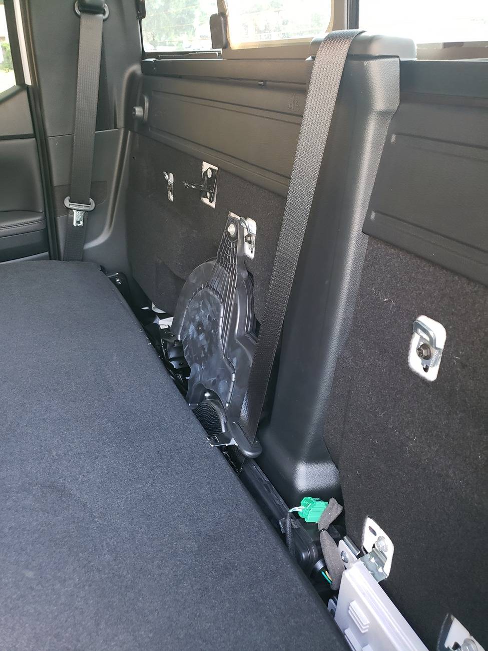 Ford Ranger Center Back Seatbelt Removal 20240519_172744