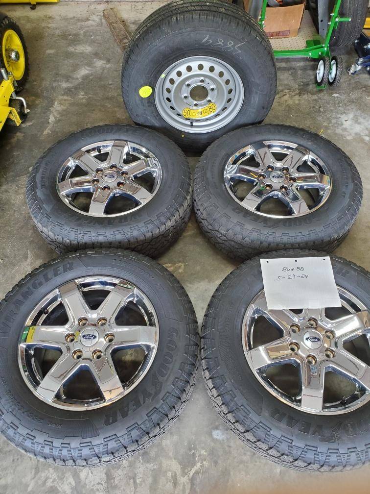 Ford Ranger 2024 Ford Ranger Lariat Tires and Wheels. Resized_20240523_105354